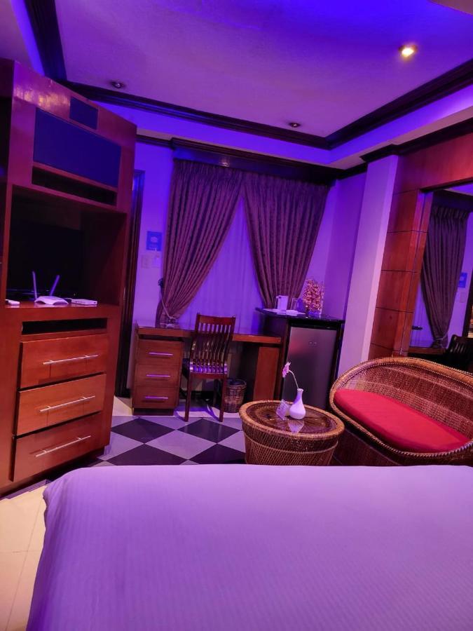 Fields Palace Hotel Анхелес Экстерьер фото